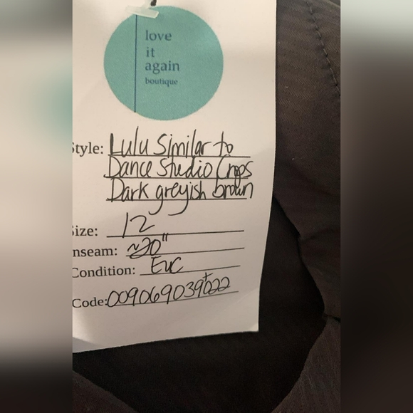 Lululemon Crops - Picture 2 of 10